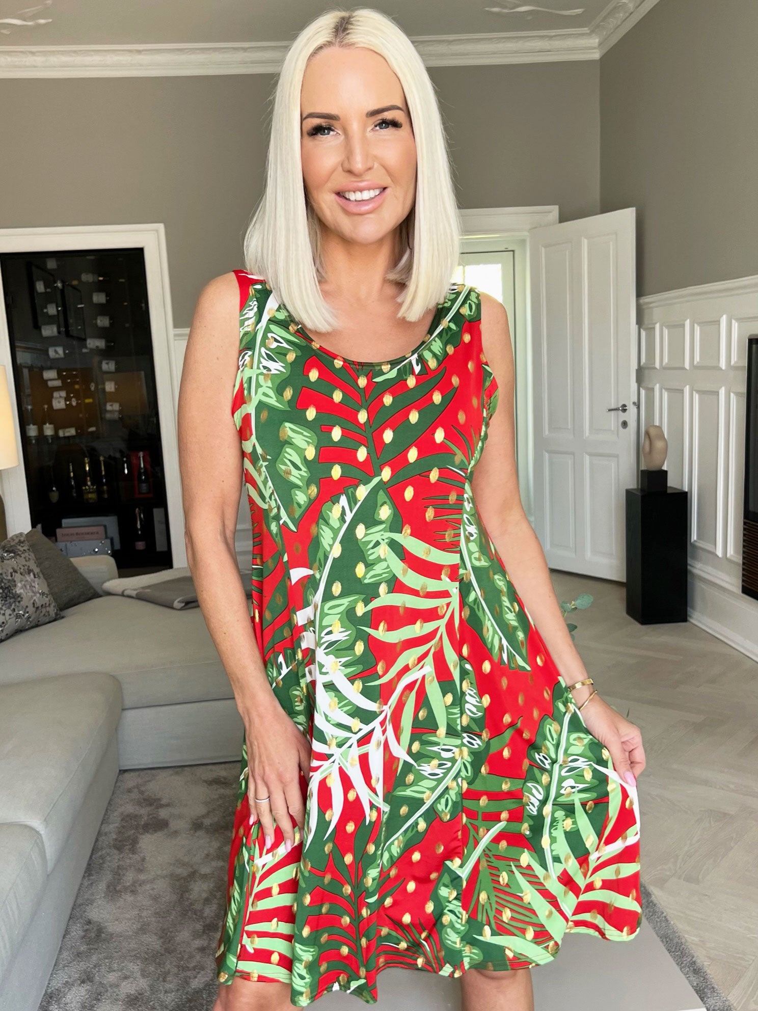 Maj - Sød elastisk sommerkjole med guld pletter